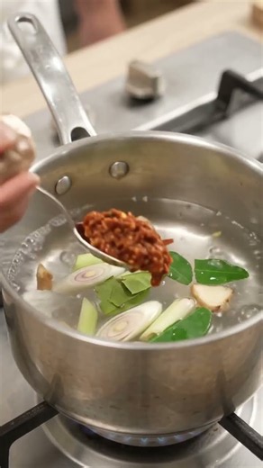 🍲 How To Make Authentic Tom Yum Soup At Home