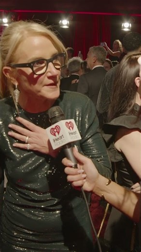 Mel Robbins Talks The Power Of Podcasts At The Golden Globes