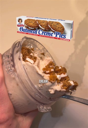 Replying to @👹 ⬇️FULL RECIPE⬇️ 283 calories 23g protein (for the entire pint, mix-ins/toppings included) Oatmeal Cream Pie Protein Ice Cream 😋🍦 Full recipe book (165 flavors) linked in bio! - 400g Fat Free High Protein Milk - 20-25g Monk Fruit sweetener - 5g (1 tsp) vanilla bean paste (or extract) - 1g (¼ tsp) cinnamon - A pinch of salt - 1g (¼ tsp) xanthan gum Mix-ins/toppings: - ¾ of an Oatmeal Cream Pie - 5g mini lucky-charms-style marshmallows (I used the ones from Jet Puffed) 283 cal 34g