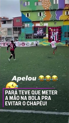 O PARÁ JOGA SÉRIO ATÉ NO RACHÃO! 😂 OLHA O QUE ELE FEZ PRA IMPEDIR O CHAPÉU #shorts