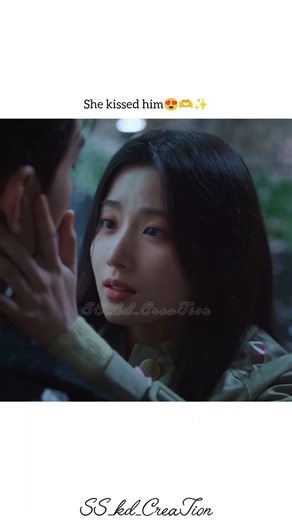 She kissed him first😍💗✨|Love between lines cdrama💕|#cdrama#shortsfeed#Chenxingxu #Luyuxiao