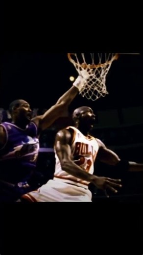 June 1, 1997. Game 1 of the Finals, tied with the Jazz. Karl Malone missed two free throws, and Pipp