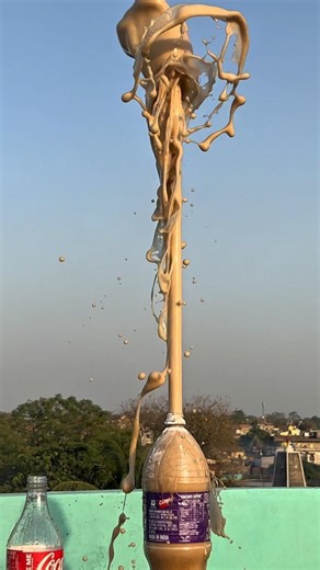 "Coke me Baking Soda dala to kya hua? Dekhiye!"#shorts #experiment #sodafountain #FunScience