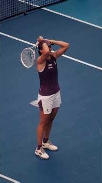 Iga Świątek beats Iva Jovic at the China Open. What a magnificent triumph.