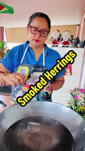 Smoked Herrings….. Once the aroma hits you there’s no turning back!!! #felippoberiooliveoil #dsl #westsidelivin🇬🇾 #guyanesetiktocker🇬🇾 #creolkitchen