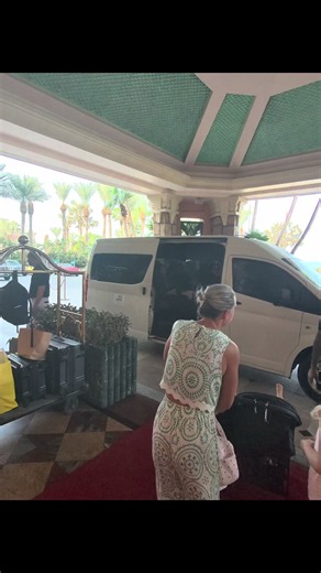 Abu Dhabi day trip with our driver, check out the stops thanks @Viator for this amazing family trip at a very reasonable price. Check them out for excursions all over the world! Now back to #Dubai for us. #fyp #abudhabi🇦🇪 #holidays #viator @Danielle Mallett