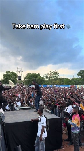 Seun pizzle (@seunpizzle_1)’s video of big stepper truck