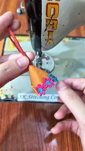 Beautiful hanging made easy! ✨ A simple idea to add charm to your outfits. 💕 #Sewing #HangingDesign #DIY #SewingTips #Stitching