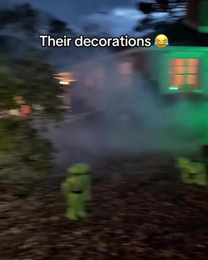 (via antiqueappliance_restorations/IG) #halloween #espnsocial | Halloween Decorating