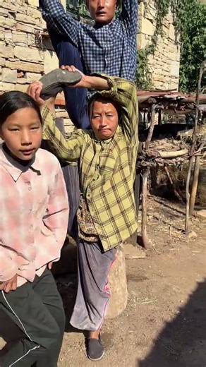 This Family's Flexibility is UNBELIEVABLE! 💪 Amazing Village Stunts & Splits! 🏠✨ #kungfu #shorts
