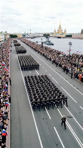 A Russian Women’s Parade That Captures Every Eye!