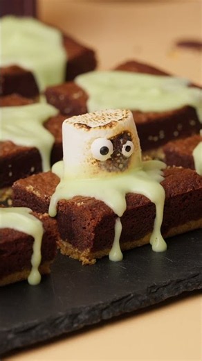 Halloween Brownie Recipe 🎃 Cute Ghost Brownies!