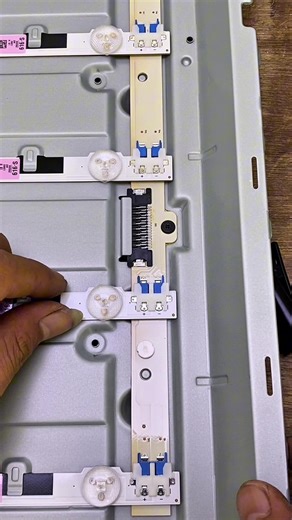 How to Remove Samsung TV Backlight Clamp Socket
