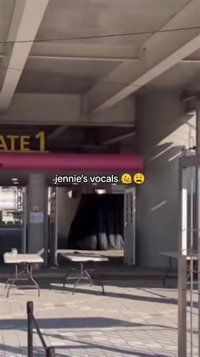 jennie rehearsing ootg with abel for the weeknd's concert in Seoul day 2 #JENNIE #BLACKPINK #fyp #xyzbca