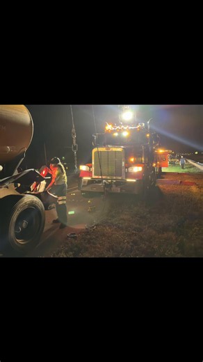 ⚠️ FATIGUED DRIVING DOESN’T CARE IF YOU’RE IN AN 80,000-LB TRUCK OR A 4-WHEELER. ⚠️ I know firsthand how quickly fatigue can turn into a disaster. While hauling gas in a tanker, I was hit TWICE by the same driver who fell asleep behind the wheel. One of those impacts nearly caused my tanker to FLIP. Now imagine the consequences of a gasoline tanker rolling over on a highway surrounded by traffic. 🚛 TRUCK DRIVERS: Hours-of-service rules exist for a reason. If you’re fighting to keep your eyes op