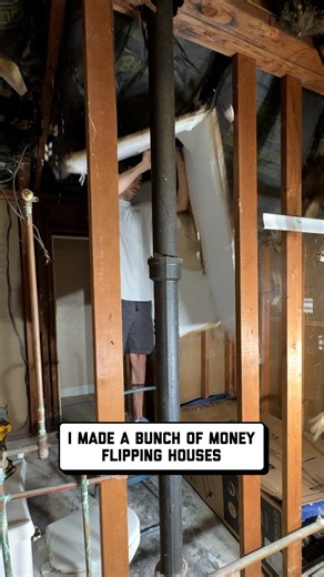 surprise! black mold! 😩 🤣