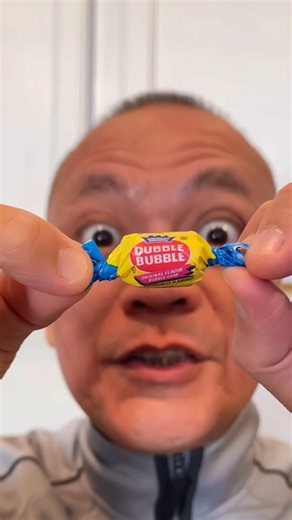 👂 ASMR AMERICA’S ORIGINAL DUBBLE BUBBLE GUM FLAVOR AND EATING SOUNDS 👂 #asmr #shorts