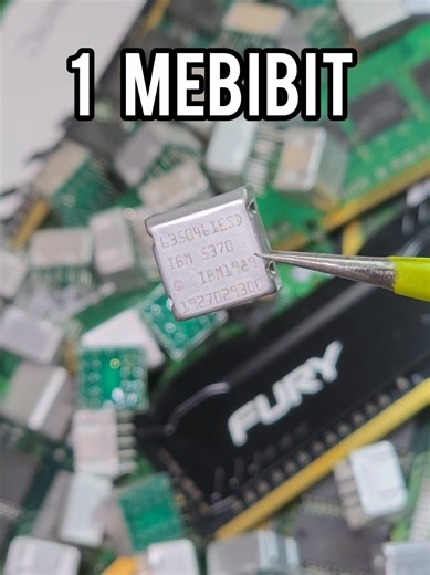 The IBM Eagle is a 1 Mebibit RAM chip. This silicon chip also contains a doodle of an Eagle on it, which was the chip's codename. - 1 Mebibit is 2 to the power 20 (2²⁰) bits, or 1,048,576 bits. Mebibit was created in 1998 to differentiate from Megabit (10⁶, or 1,000,000 bits), but nobody uses it. #computer #dram #technology