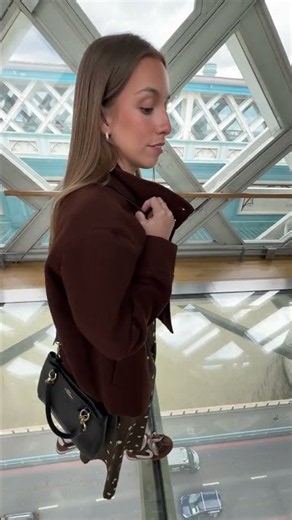 Casually walking 138 ft over the River Thames… 😅🌁 Tower Bridge is one of those London experiences