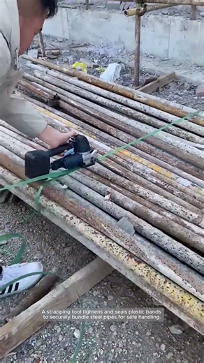 Bundling Steel Pipes with a Strapping Tool