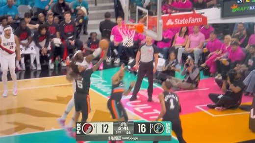 Talked about this moment on today’s podcast. Was pretty cool to see two all-time great players — Tim Duncan and David Robinson — look as amazed as everyone else after seeing Victor do this.