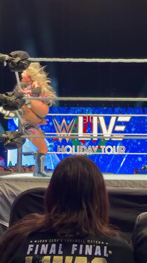 Liv Morgan derrota a Lyra Valkyria en WWE Live en Tampa. 📹: ERLivDom vía X. #wwe #livmorgan #wrestling #fyp