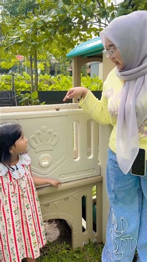 Pertama kali ayu liat bekicot