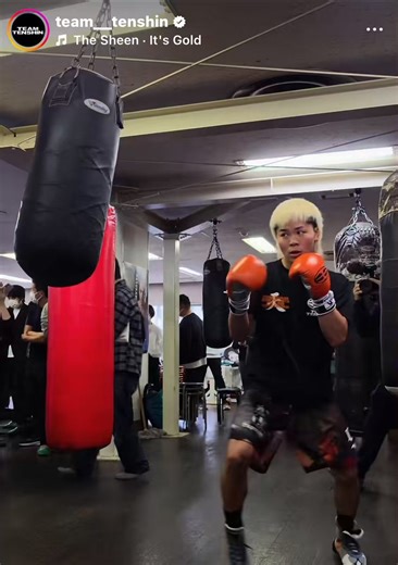 【悲報】朝倉未来の友達・那須川天心、相変わらずパンチが軽すぎる手が長ぇんだから接近戦でソレを補うためにバディ・フック・アッパーのコンピネーション使ってみろ！右バディから同じ手で右アッパー打つんだよ、そしたらガードが閉まるから、左フックぶち込め！！ダメだ…才能ねーわ(呆)