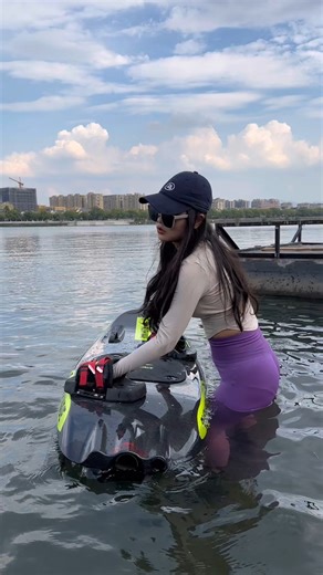 RUSH WAVE ,Gasoline-powered surfboard, floating on the water #rushwave #Surfing #surfboard #gasolinesurfboard | RUSH WAVE