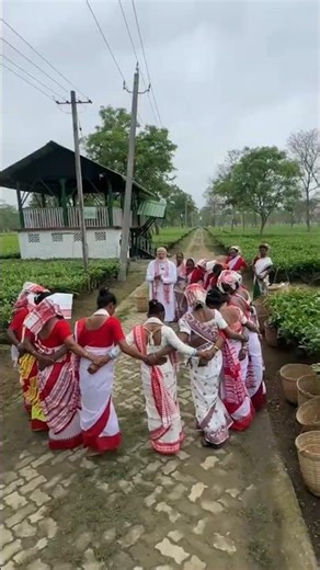 PM Modi interacts with women working in Tea Gardens at Dibrugarh, Assam