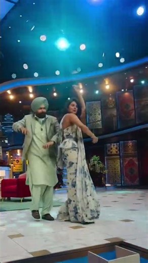 😍 DESI GIRL #priyankachopra DANCING with #navjotsinghsidhu on #thekapilsharmashow #shorts