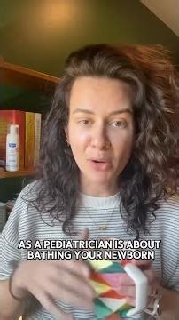 How to Bathe a Newborn Safely 🛁 | Pediatrician Dr. Lauren Hughes