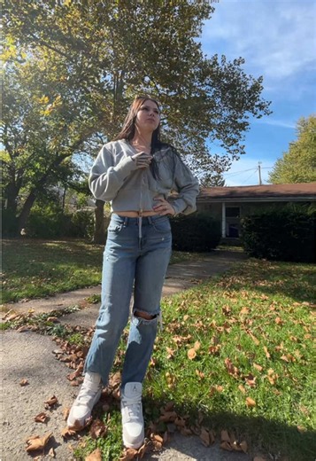 OOTD💙 Call you back SOON; LOVE YOU BYEE🫶🏼 #realisticmomlife #momtok #sahm #ootd #fyp