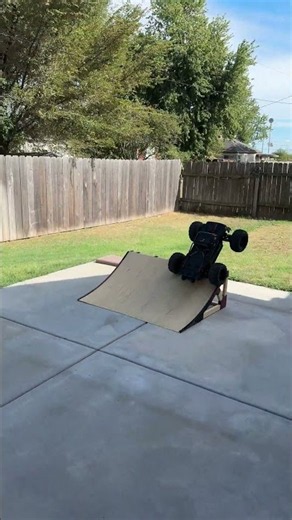 Arrma Outcast 8S first jump #rccars #rccar