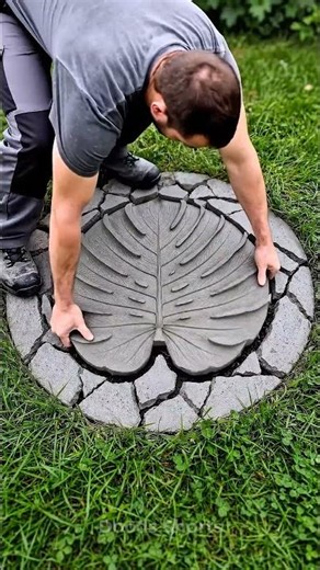🍂 Nature-Inspired Concrete Leaf Pathway DIY
