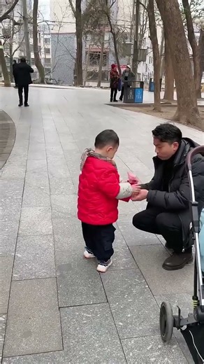 What Will Happen If The Cute Baby Picks Up A Red Envelope #funny #fatherhoodmoments
