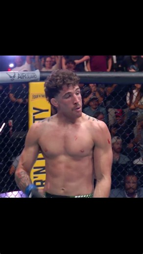 Quillan Salkilld submits Gamrot! #ufcvegas120