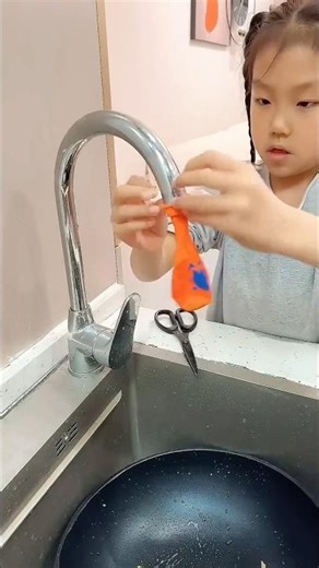 The Best Homemade Trick To Clean Dishes 😱