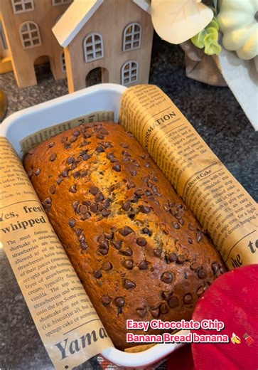 Easy Chocolate Chip Banana Bread. 🍫🍌 Soft, moist, and packed with ripe bananas and melty chocolate chips—this easy banana bread is perfect for breakfast or an afternoon treat! Ingredients * 2 ripe bananas, mashed * ½ cup unsalted butter, melted 112 g * 2 eggs * 2 tbsp yogurt * 1 tsp vanilla essence * ½ cup granulated sugar * ½ cup light brown sugar * ⅓ cup semi-sweet chocolate chips * 2¼ cups all-purpose flour * 1 tsp baking soda * ¼ tsp salt Instructions 1. Preheat the oven to 375°F (190°C). 