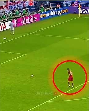 19-Year-Old Ronaldo Was Too Smart! 😱 #cristianoronaldo #cr7