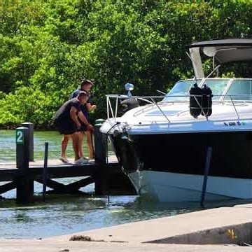 Troubled launch #boatramp #boatsriver #miamiboating