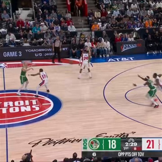 Payton Pritchard said he worked on getting to the foul line in the offseason. it was on display in the season-opener. https://t.co/c2JmQyRpPJ