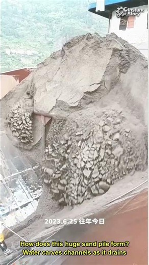 Huge sand mound forming as water drains through #worker #process #sand #dredging #satisfying