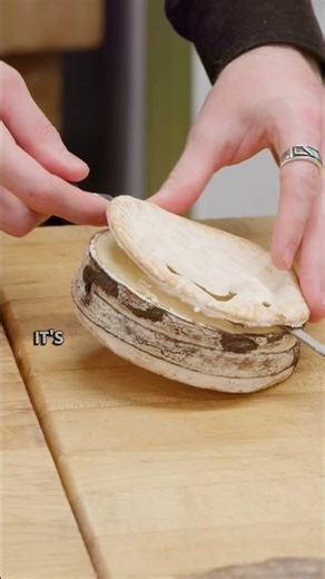 A Bark-Wrapped Washed Rind Cheese from Vermont #cheesemonger #cheese