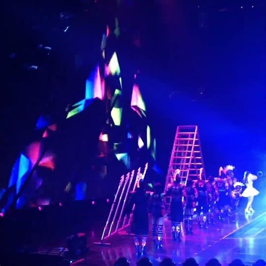 Roar by Katy Perry on The Prismatic World Tour