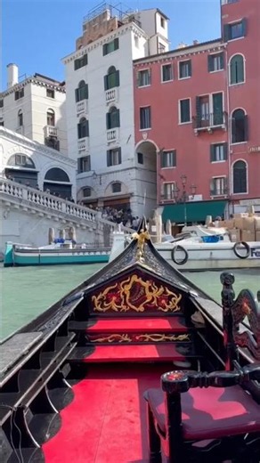 A Gondola Ride Through #venice 🇮🇹