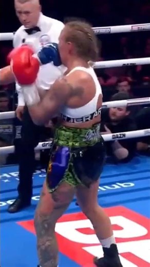 Dodge and Strike: McCann's Impressive Defense! boxing#AshleyJohnson#MollyMcCann#fightstrategy