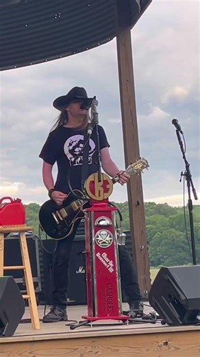 Hey Complainer #shorts #rocknroll #music #rockband #concert