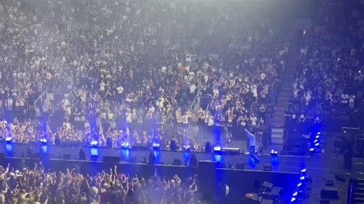 ASAP Rocky performing 'Praise Da Lord' to a packed out arena last night during his ‘DON'T BE DUMB’ tour stop in Toronto 🤯🇨🇦
