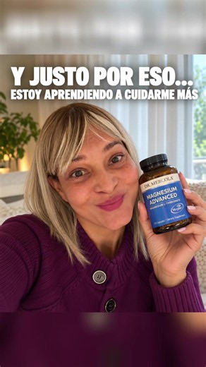 💜✨ Tengo que admitirlo… a veces me ocupo de tantas cosas que termino dejándome para después. Pero estoy aprendiendo que cuidarme también es una prioridad. Escuchar mi cuerpo, descansar y mantener pequeños hábitos de bienestar forman parte de ese proceso. El magnesio de Dr. Mercola es uno de los suplementos que he incorporado a mi rutina. 💜 ¿Y tú? ¿También te olvidas a veces de cuidarte? Te leo. 🥰 🛍️ Mi magnesio está disponible en el enlace de mi bio. #Autocuidado #Magnesio #Bienestar #Habito